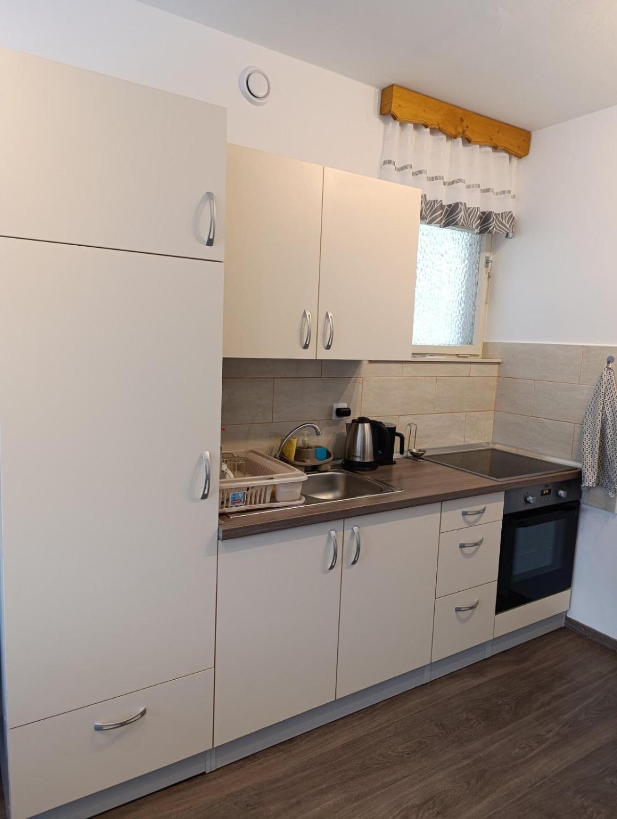 Apartments Penko Ловран Екстер'єр фото